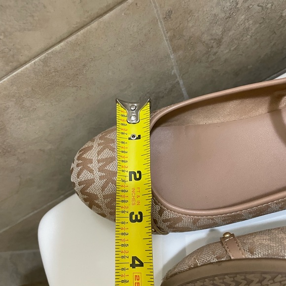 COPY - New MK flats size 4 but runs big - Picture 12 of 16